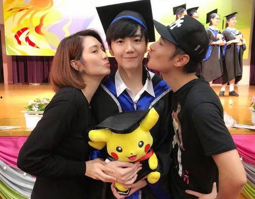 小哇吃瓜娱乐博主